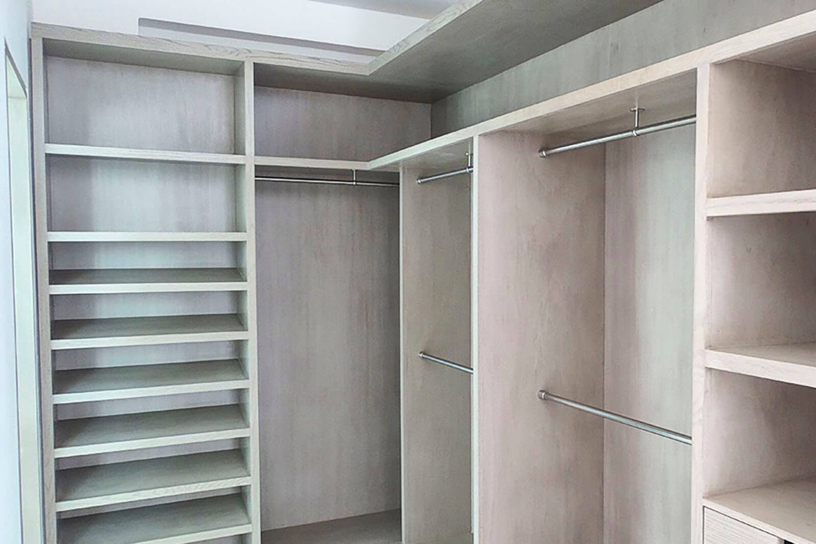 Walking closet